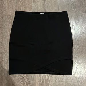 SUNDAY BEST SKIRT FROM ARITZIA 🖤